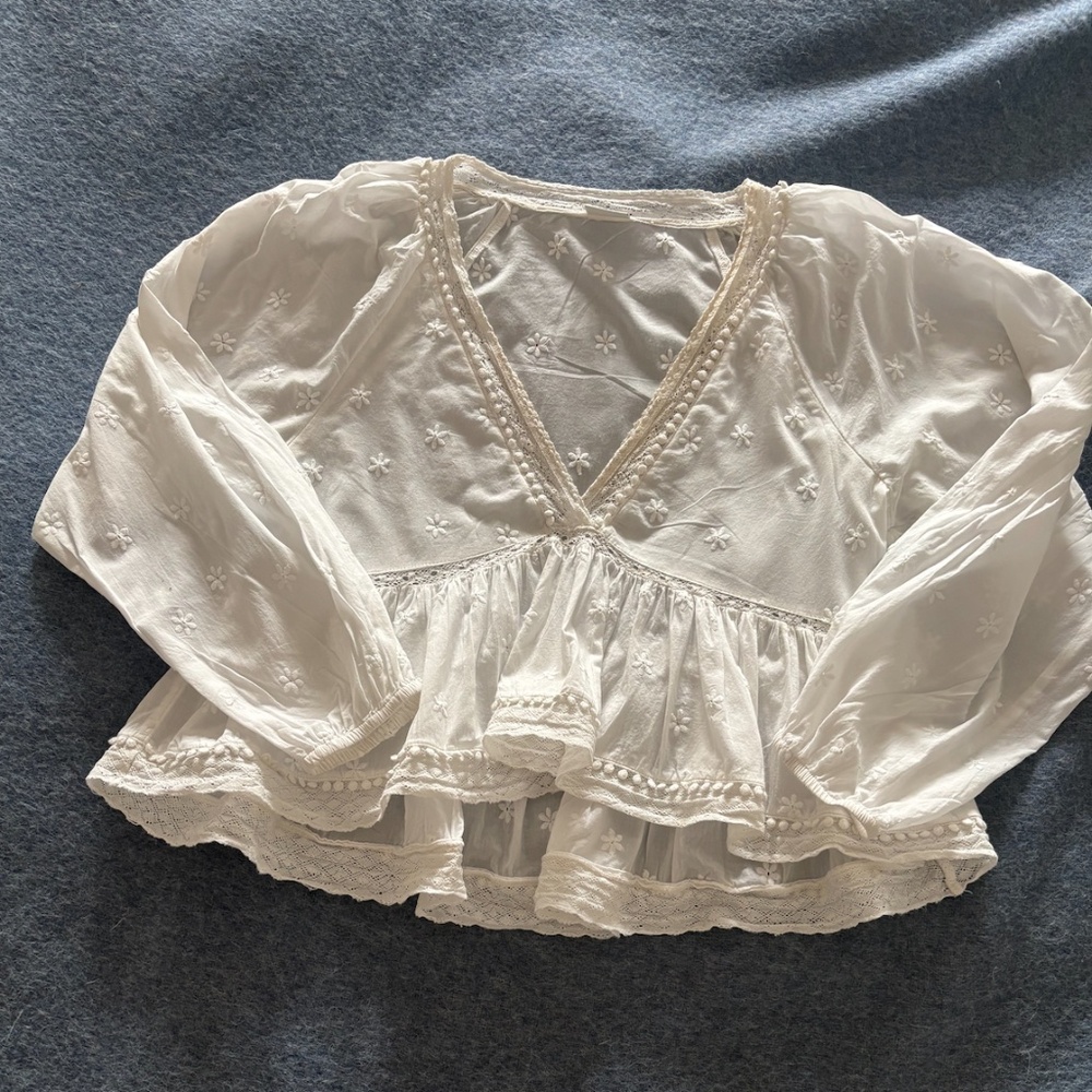 Aritzia Sunday Best Blouse (size XS)